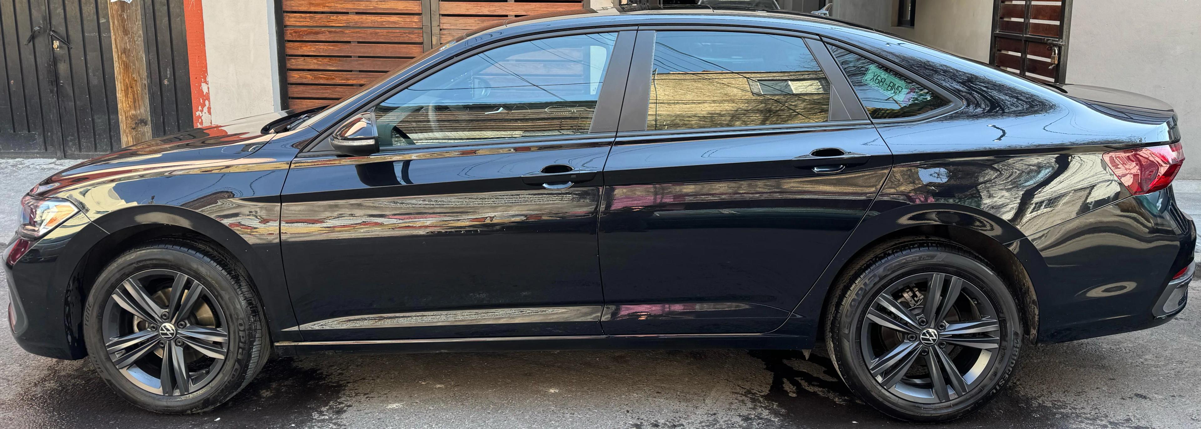 Volkswagen Jetta.-1