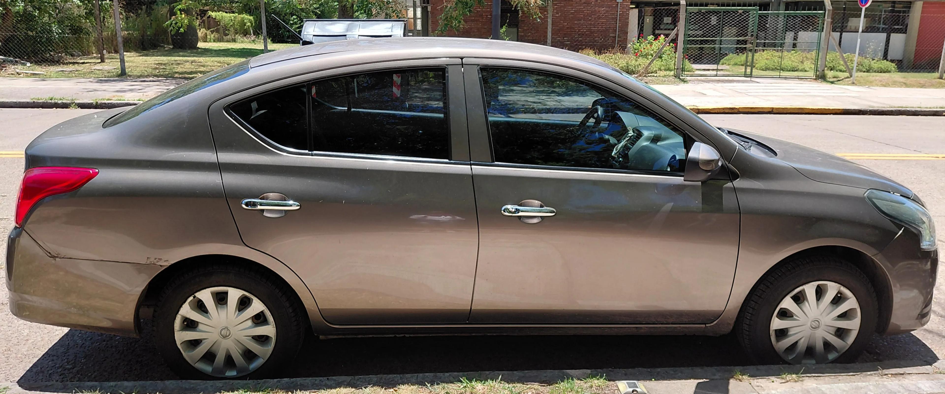 Nissan Versa-1