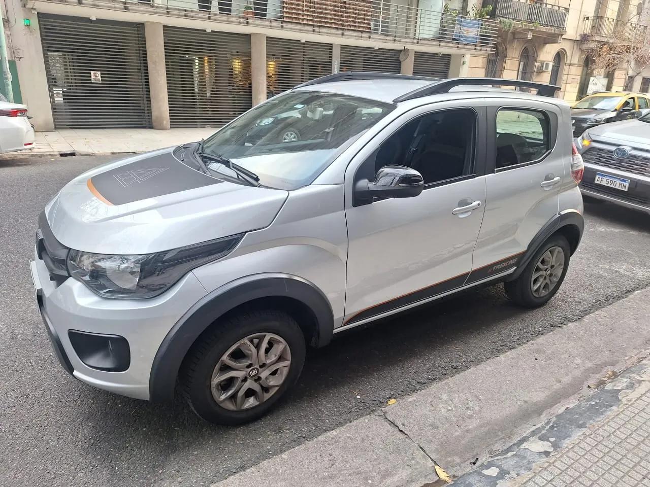 Fiat Mobi.-1