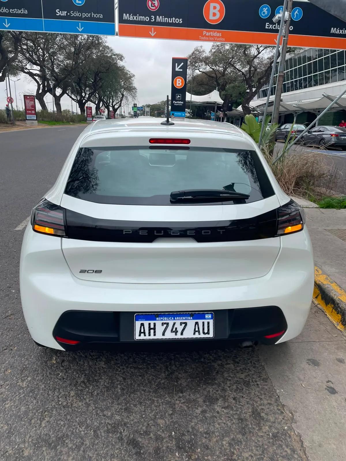 Peugeot 208-2