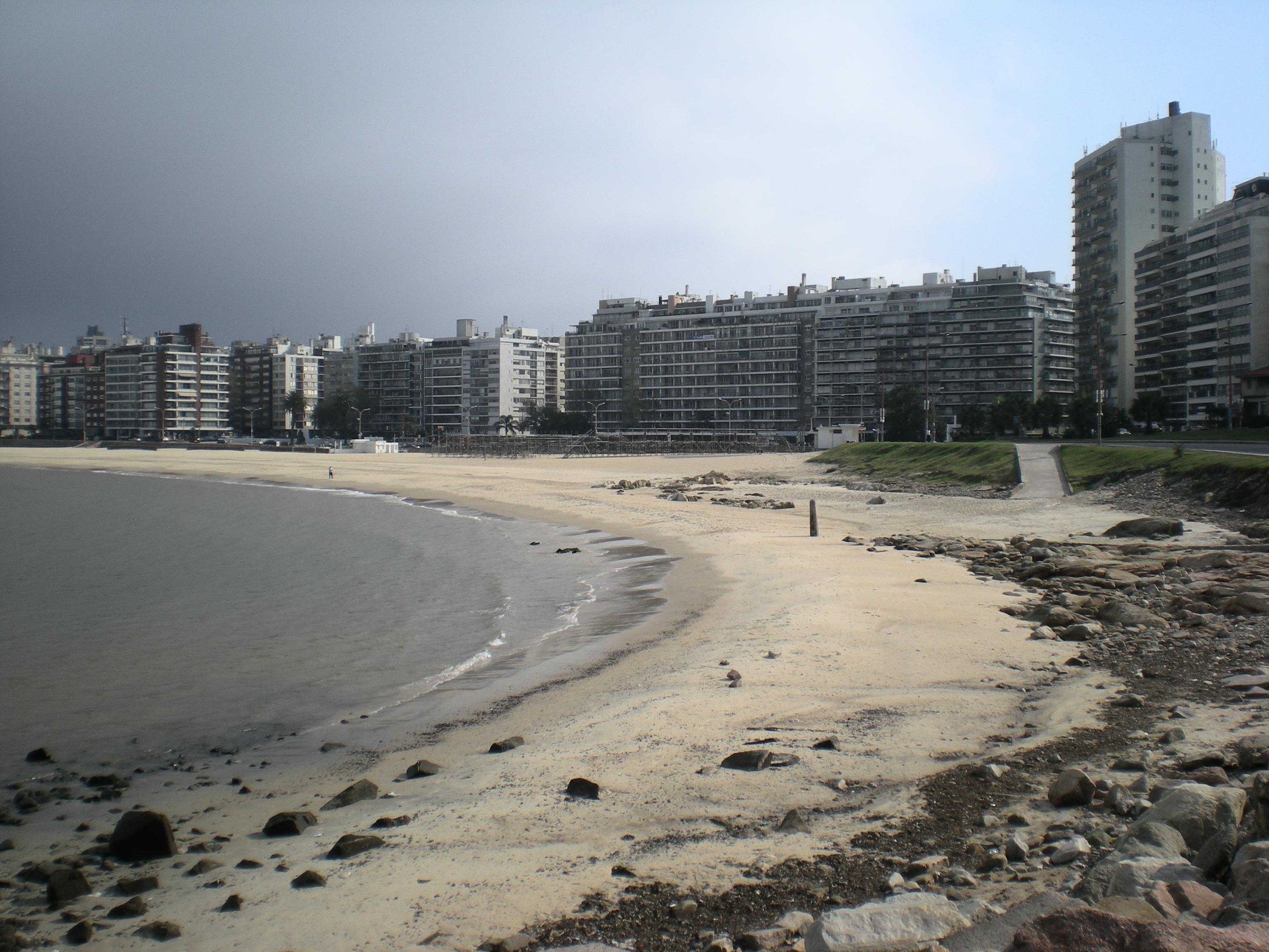 Alquiler de autos Montevideo: Guía completa para turistas y residentes