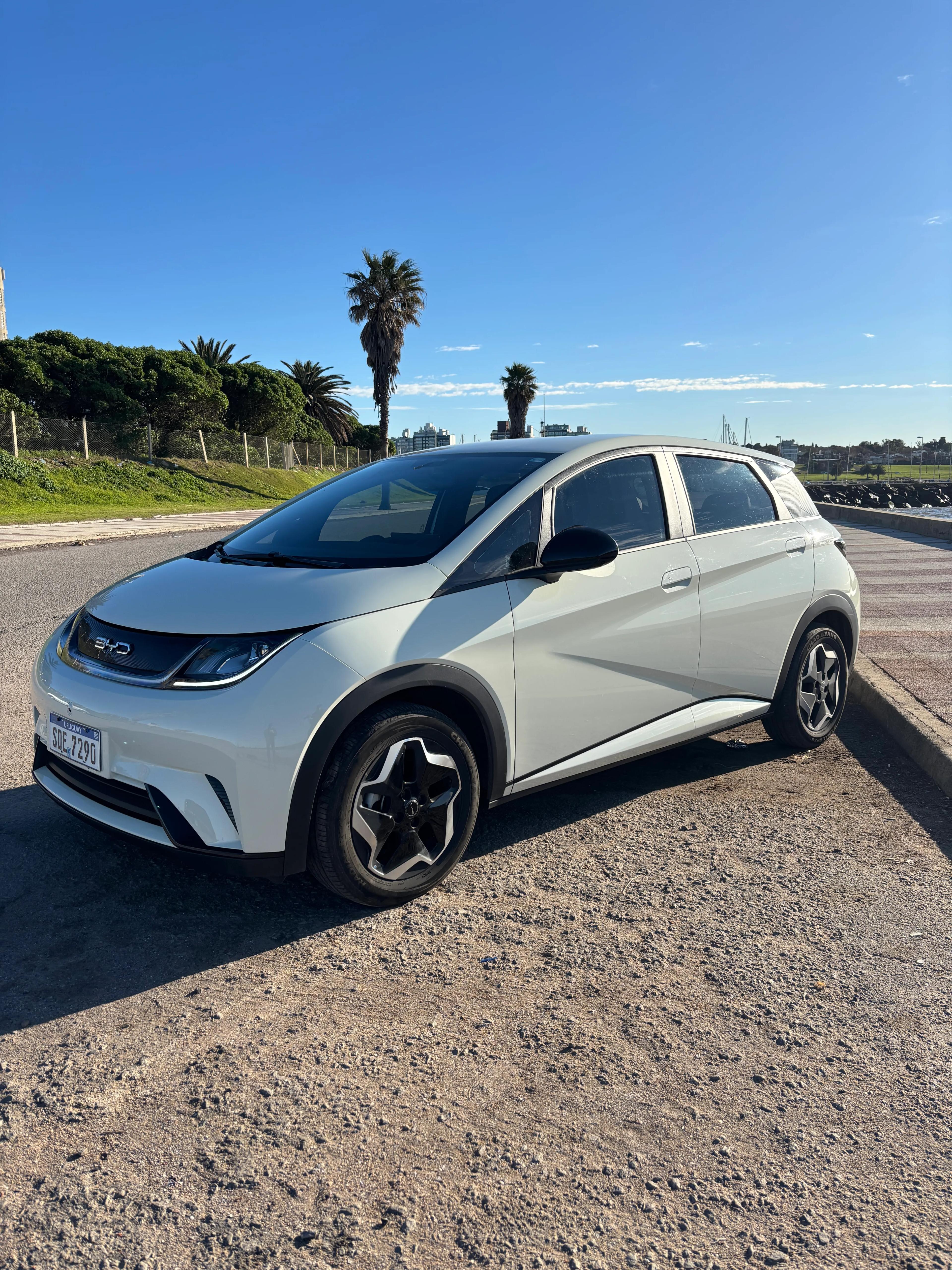 BYD E2